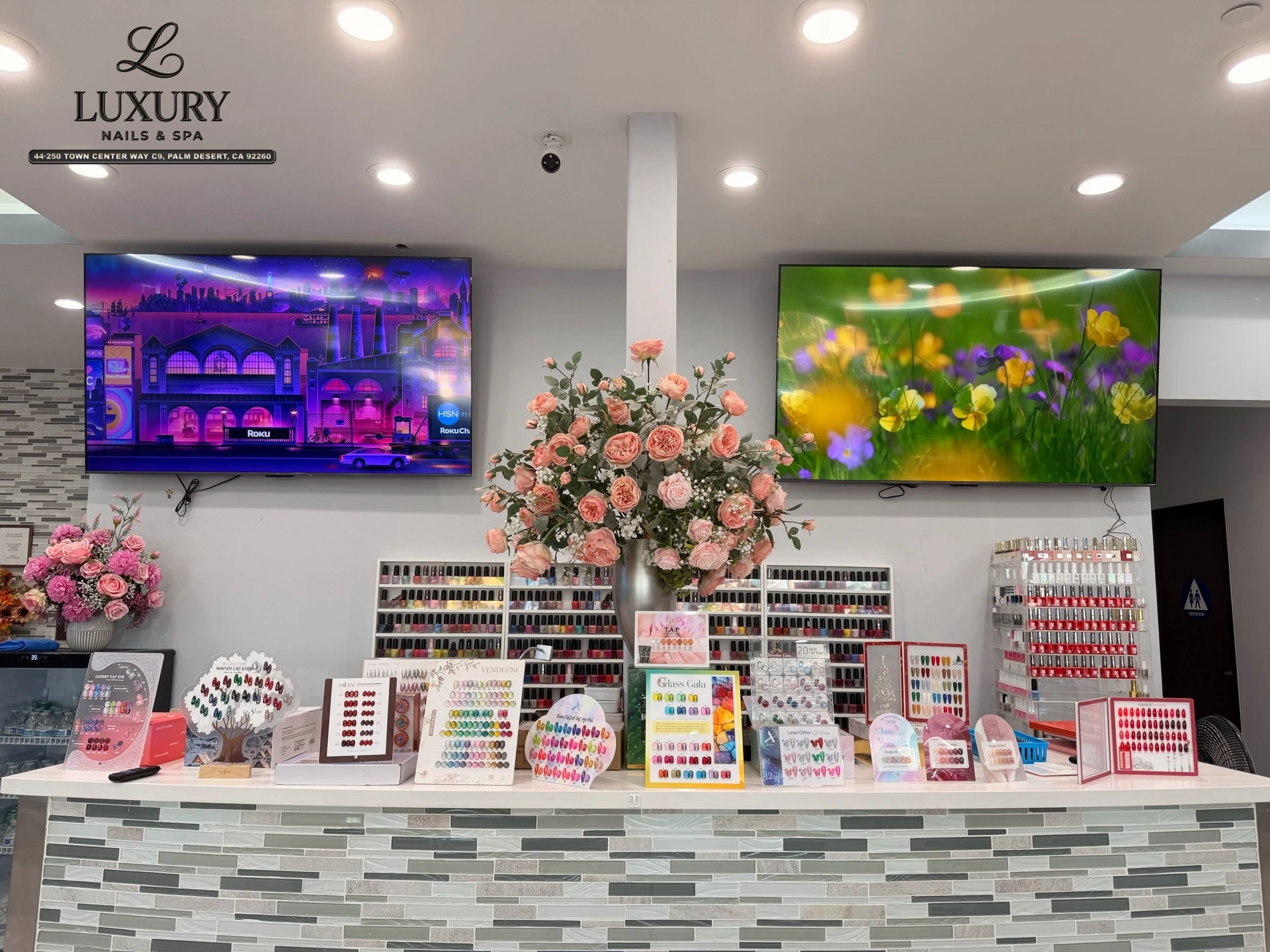  Luxury Nails & Spa